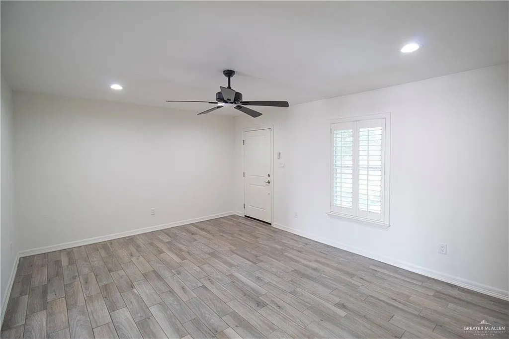 2 bed, 1.5 bath, 1178 sqft, $1,100 — Photo 4