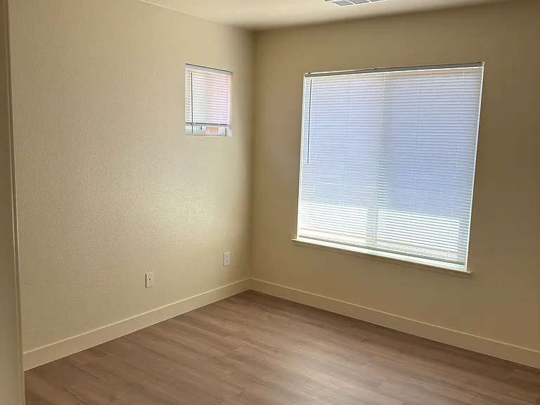 1400 Apple Ln — Photo 7