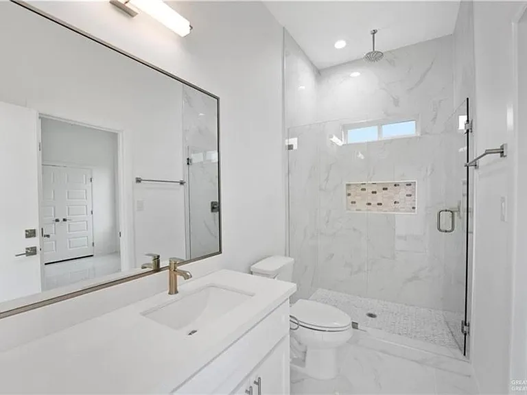 3121 E Kennedy Ave — Photo 5