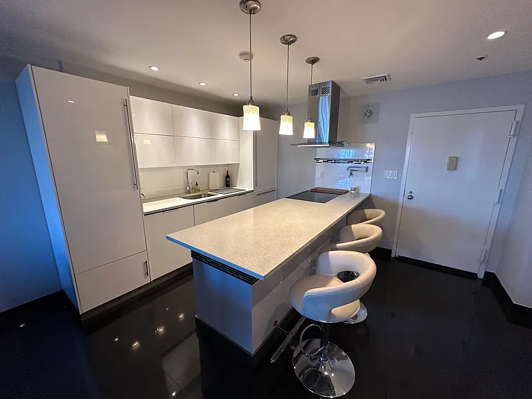 360 Shore Rd #2G — Photo 4