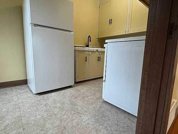 5th image of 319 N 8th St #9