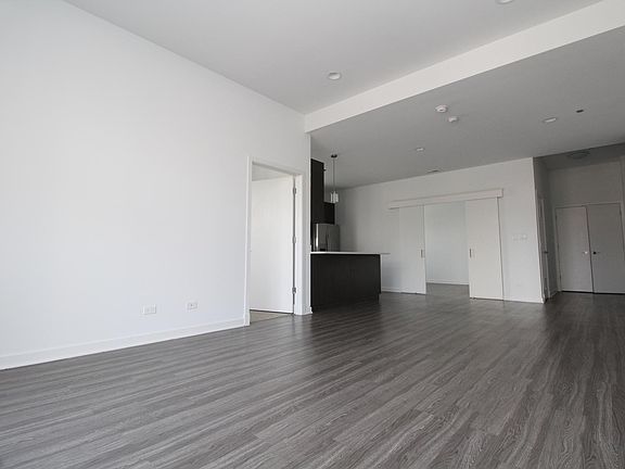 3rd image of 5427 N Broadway St #3B