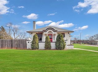 702 N 4th St, Sayre, OK 73662