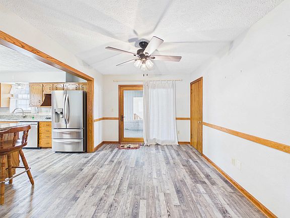 5th image of 709 2nd St E