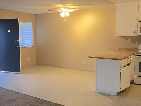 4th image of 516 Massachusetts Ave APT D
