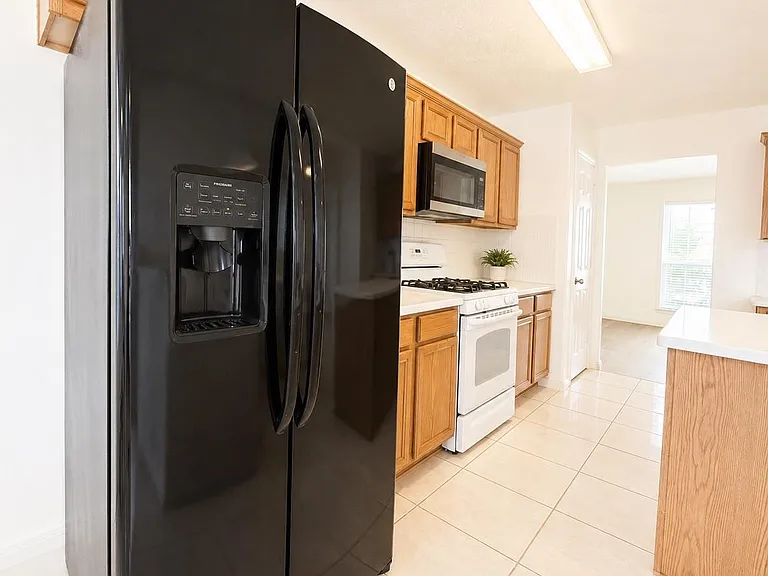 7219 Brookville Ln — Photo 10