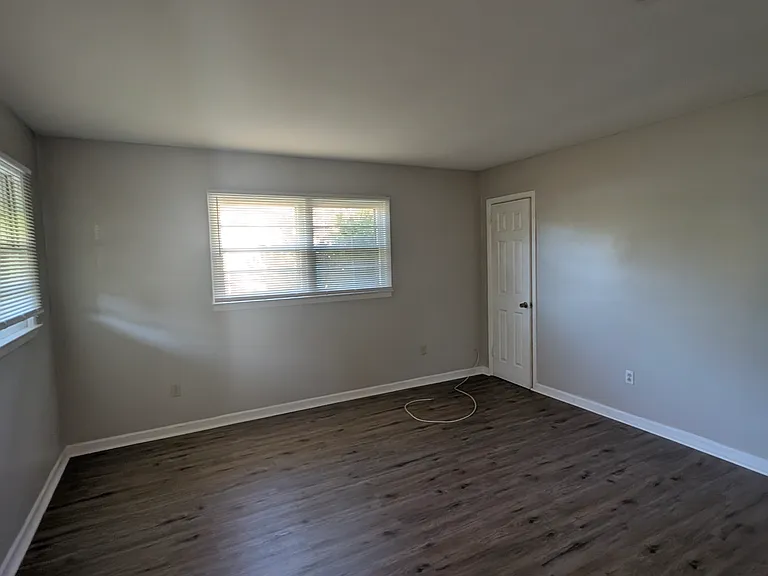404 Carolina Ave — Photo 8