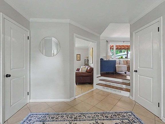 3rd image of 808 Brooks Dr