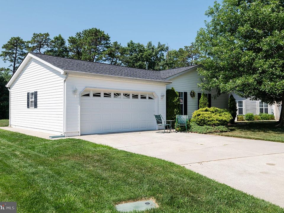 1st image of 25 Knollwood Dr