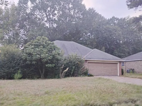 29 Hickory Holw, Hattiesburg, MS 39402