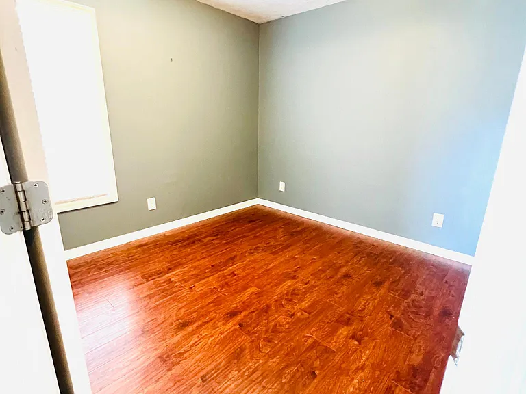 469 W Perry Rd — Photo 5