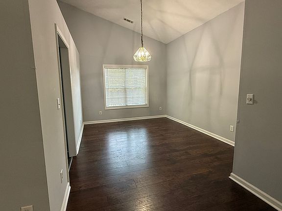 4th image of 1925 Westfield Dr