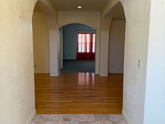 4th image of 38908 Millwood Dr