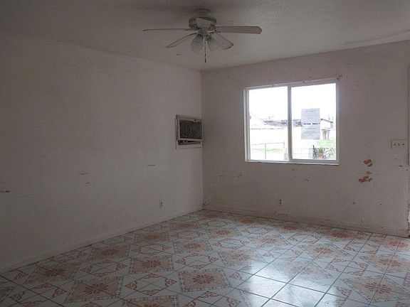 3rd image of 166 N Oakview Ave