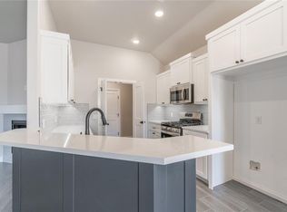 1224 Colonial Ave, Tuttle, OK 73089