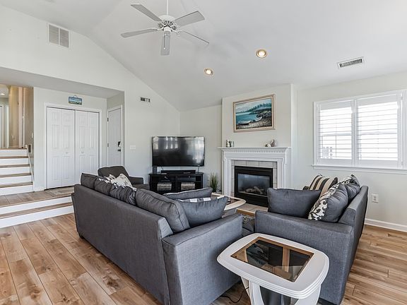 3rd image of 1117 Central Ave #1117