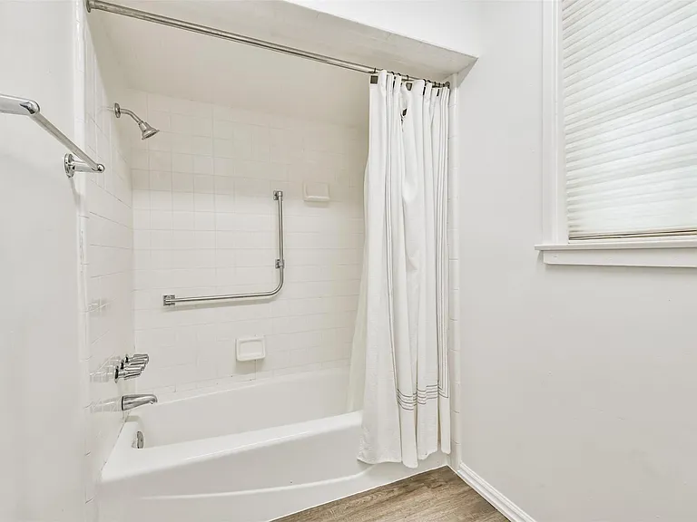 12431 Broken Bough Dr — Photo 32
