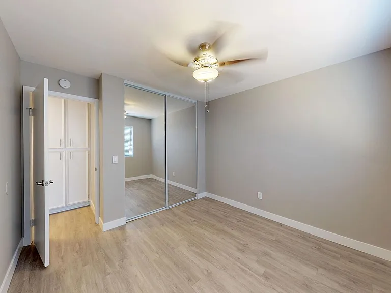 Henry Square- Luxury Townhomes — Photo 38