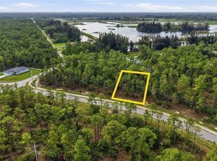 305 Woodburn Dr, Lehigh Acres, FL 33972
