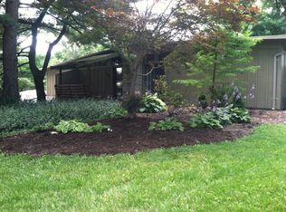 1563 Starlight Dr, Saint Louis, MO 63135