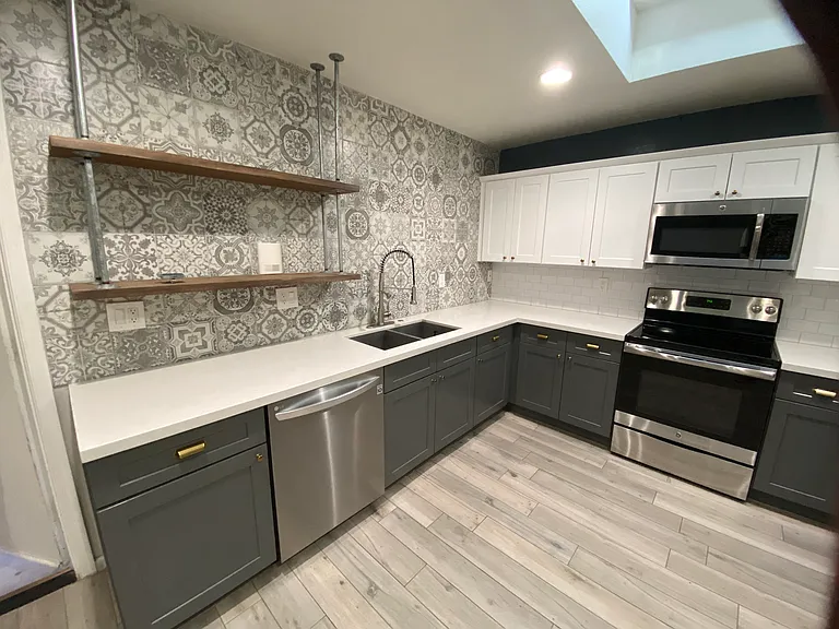 2081 E Alameda Dr — Photo 20