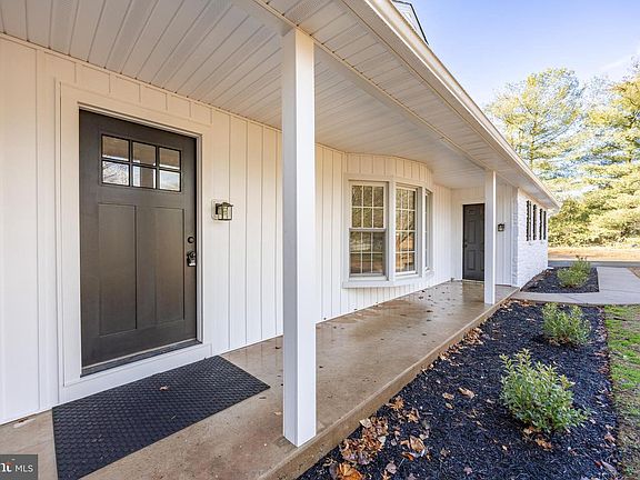 4th image of 60 Buckwalter Rd