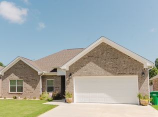 119 Harmony Dr, Tuscumbia, AL 35674
