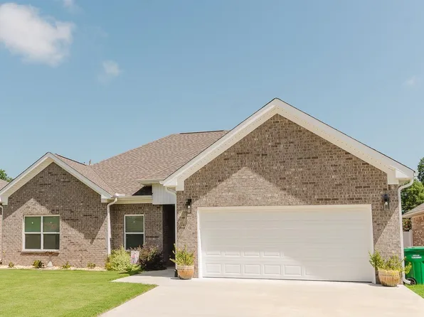 119 Harmony Dr, Tuscumbia, AL 35674