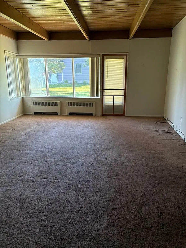 1 bed, 1.0 bath, 700 sqft, $850 — Photo 2