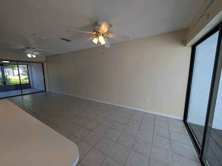 7705 Rockville Ct — Photo 16