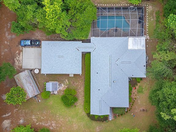 2nd image of 134 Small Pond Rd