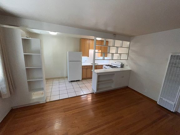 2nd image of 4151 Emerald St #3