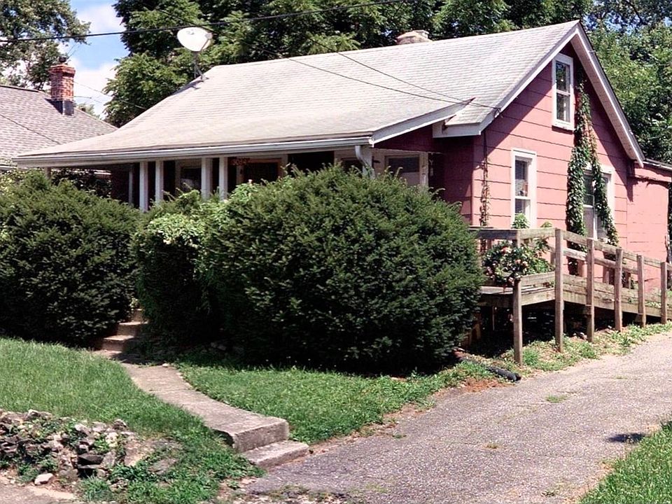 1st image of 3084 Medina Ave