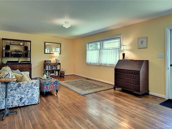 4th image of 147 Nelson Dr #A