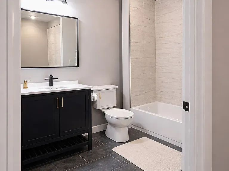 Shared Premium Luxury Full Bath