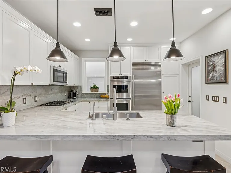 610 Marigold Ave — Photo 5