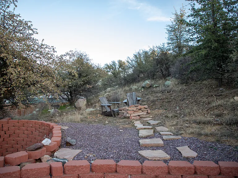 111 E Navajo Dr — Photo 23