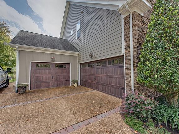 Three Car Sideloading Garage