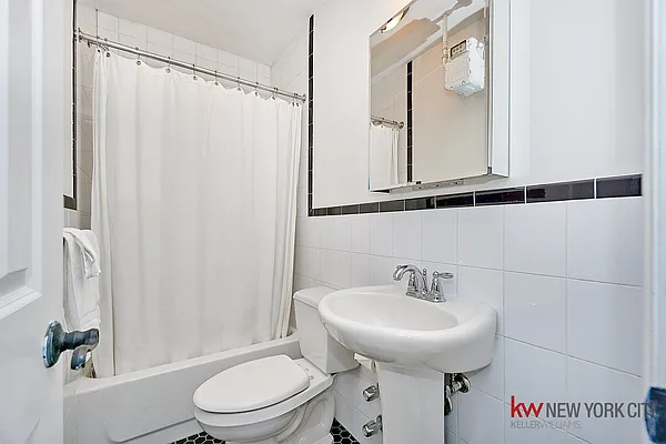 Rented by Keller Williams NYC | media 17