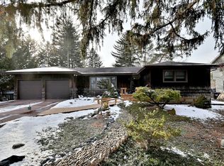 6930 Crest Rd, Darien, IL 60561