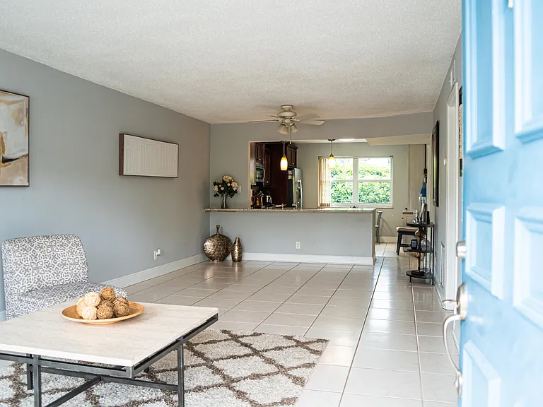 55 SE 14th St #1120 — Photo 13