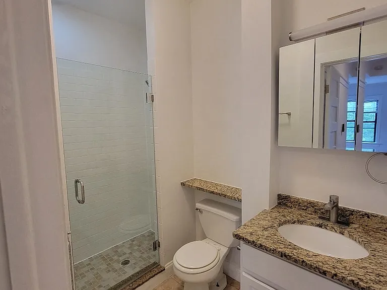 716 Clark St — Photo 9