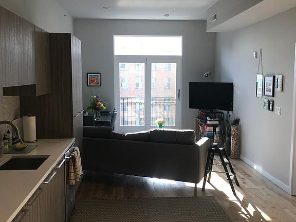 3rd image of 414 S 13th St #606