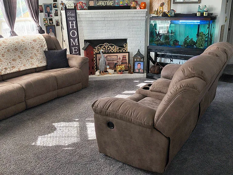 215 Strawberry Ct — Photo 2