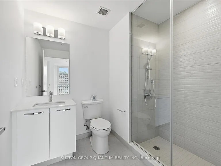 75 James St S #1221 — Photo 19