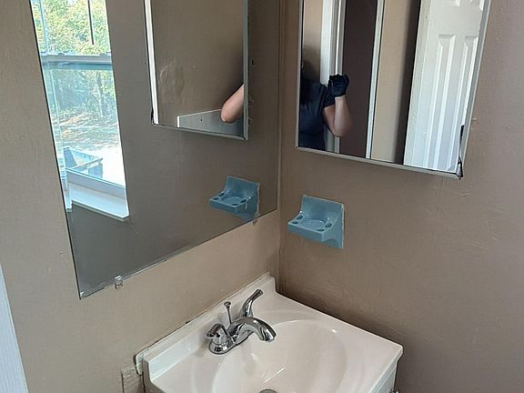 5th image of 8923 N 40th St APT 10A