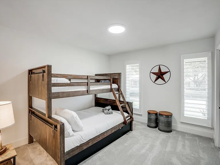 2605 Plateau Dr — Photo 29