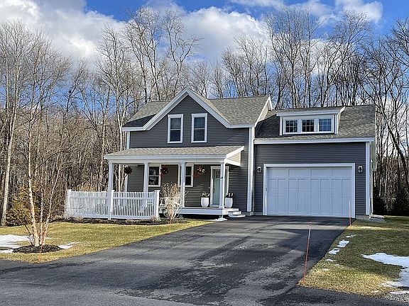 4th image of 28 Daley Dr