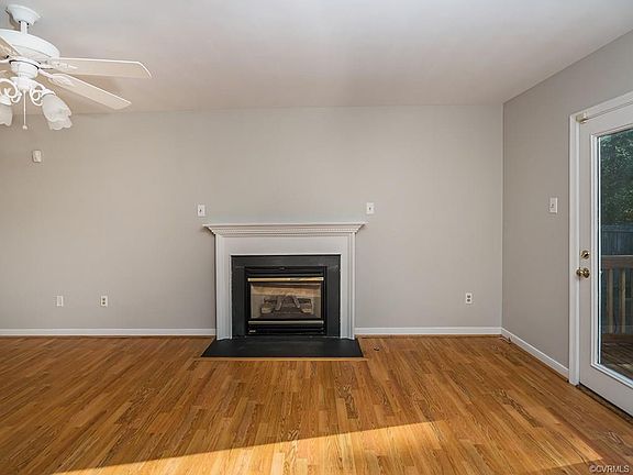 3rd image of 1033 Brookwood Glen Ln