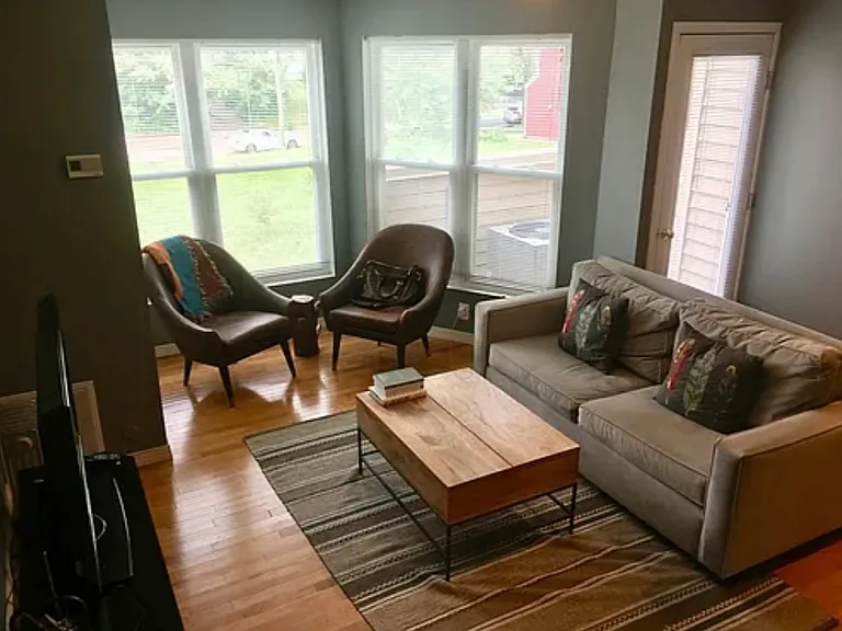 925 Main St #10 — Photo 4